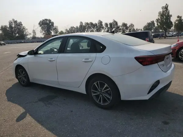 3KPF24AD2NE479095 2022 KIA FORTE - Image 2