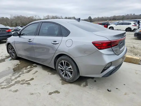 3KPF24AD2NE481011 2022 KIA FORTE - Image 2
