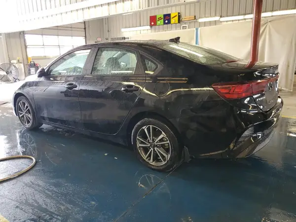 3KPF24AD2NE483177 2022 KIA FORTE - Image 2