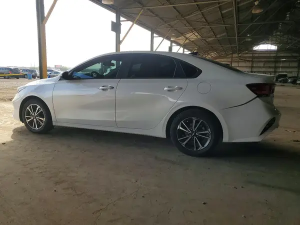 3KPF24AD2NE487102 2022 KIA FORTE - Image 2