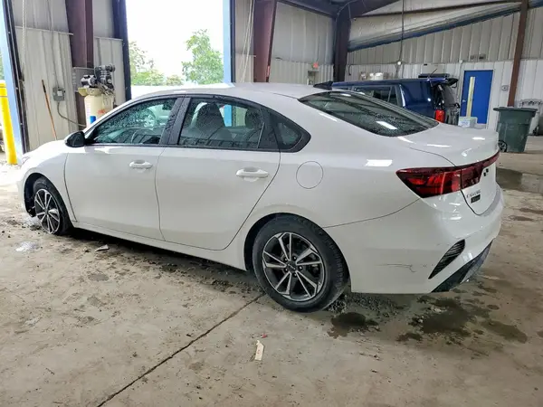 3KPF24AD2NE487889 2022 KIA FORTE - Image 2