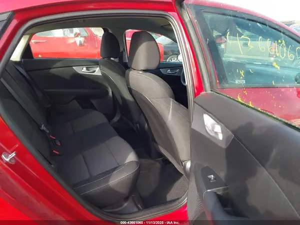 3KPF24AD2NE490095 2022 KIA FORTE - Image 8