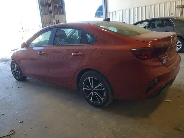 3KPF24AD2NE490226 2022 KIA FORTE - Image 2