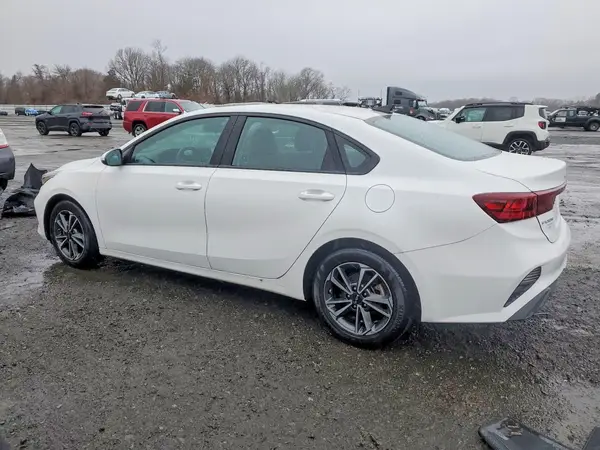 3KPF24AD2NE491280 2022 KIA FORTE - Image 2