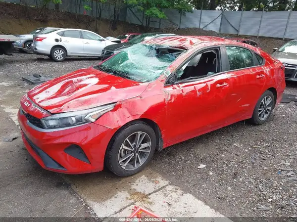 3KPF24AD2NE496737 2022 KIA FORTE - Image 2