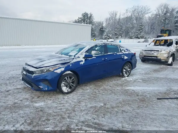 3KPF24AD2NE499847 2022 KIA FORTE - Image 2