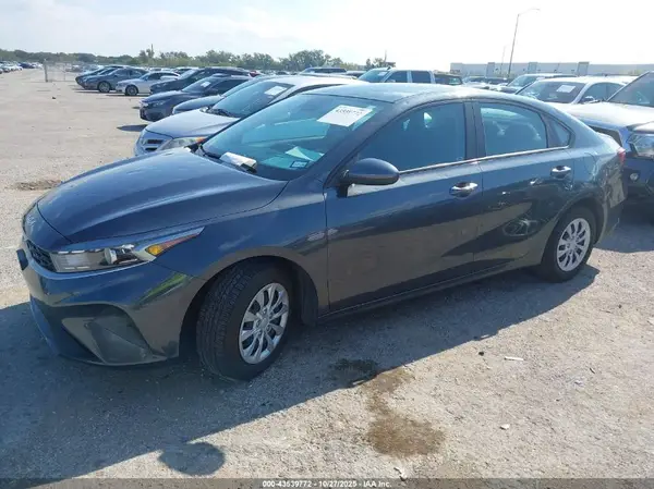 3KPF24AD2NE502634 2022 KIA FORTE - Image 2