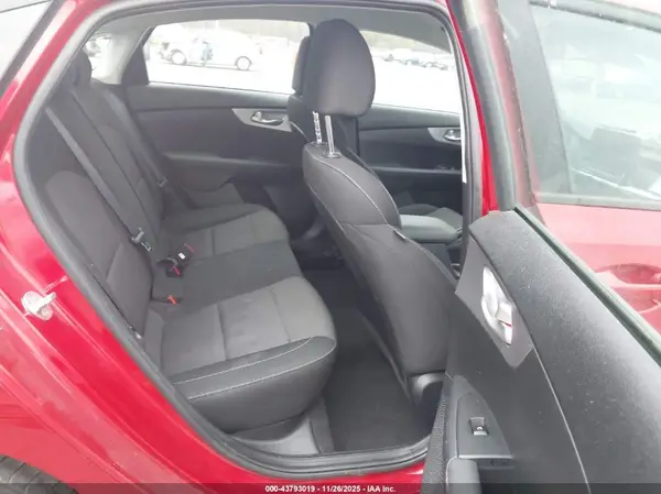 3KPF24AD2PE504564 2023 KIA FORTE - Image 8