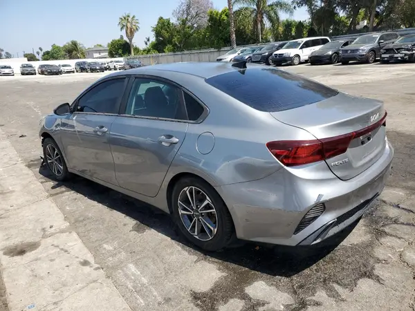 3KPF24AD2PE506654 2023 KIA FORTE - Image 2