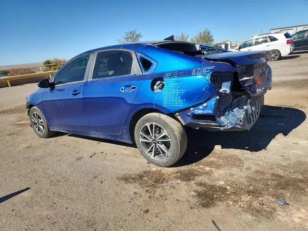3KPF24AD2PE507612 2023 KIA FORTE - Image 2