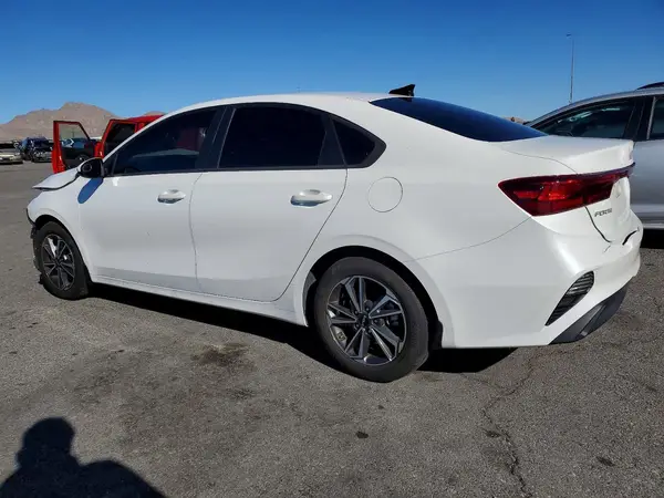 3KPF24AD2PE508582 2023 KIA FORTE - Image 2