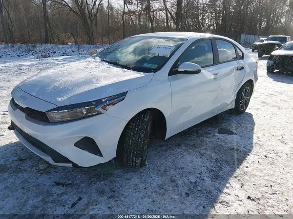 3KPF24AD2PE513734 2023 KIA FORTE - Image 2