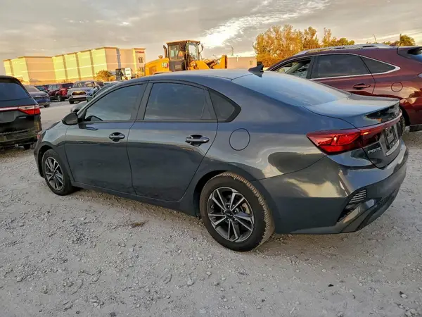3KPF24AD2PE514527 2023 KIA FORTE - Image 2