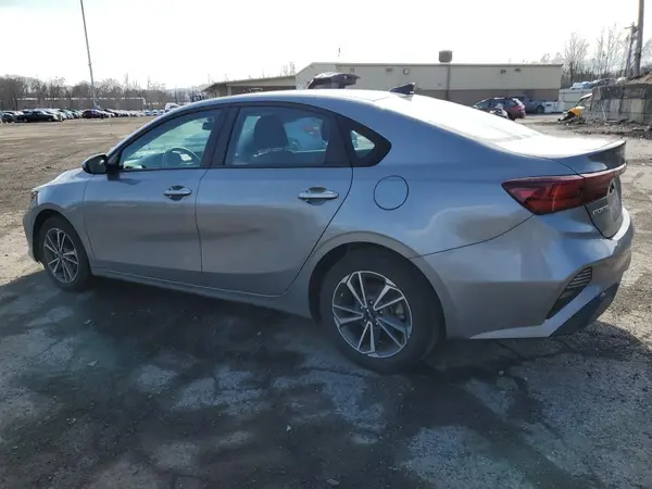 3KPF24AD2PE517783 2023 KIA FORTE - Image 2