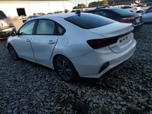3KPF24AD2PE518366 2023 KIA FORTE - Image 2