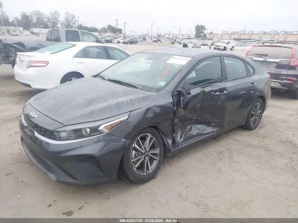 3KPF24AD2PE518917 2023 KIA FORTE - Image 2