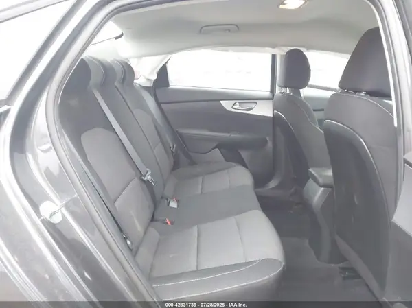 3KPF24AD2PE518917 2023 KIA FORTE - Image 8