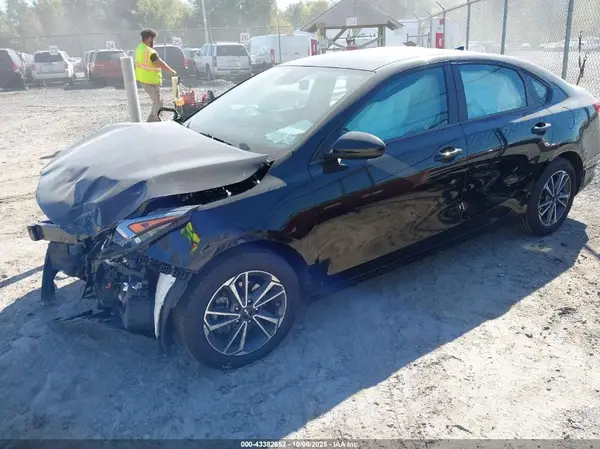 3KPF24AD2PE519484 2023 KIA FORTE - Image 2