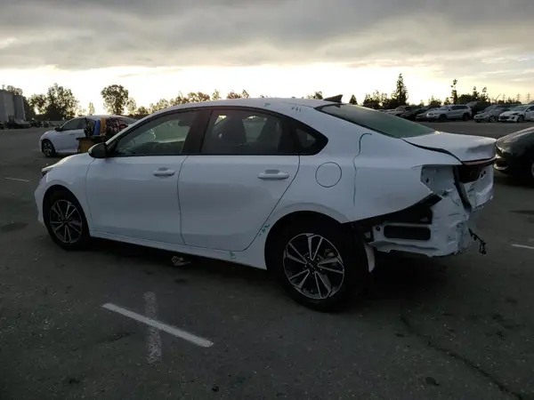 3KPF24AD2PE524264 2023 KIA FORTE - Image 2