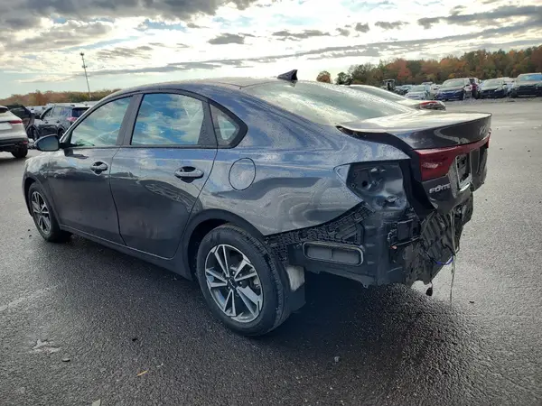 3KPF24AD2PE526404 2023 KIA FORTE - Image 2