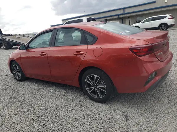 3KPF24AD2PE527956 2023 KIA FORTE - Image 2