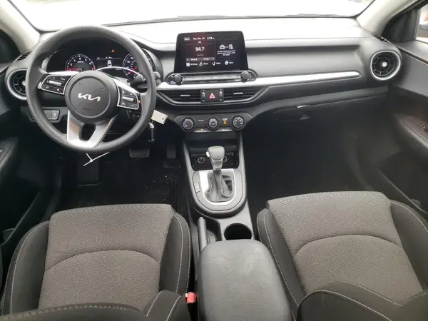3KPF24AD2PE527956 2023 KIA FORTE - Image 8