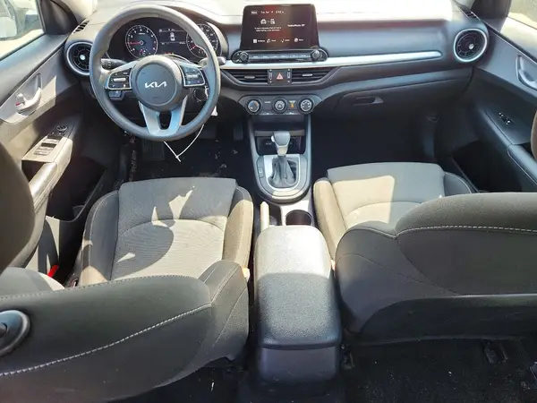 3KPF24AD2PE530694 2023 KIA FORTE - Image 8