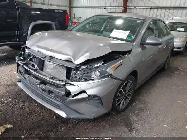 3KPF24AD2PE531473 2023 KIA FORTE - Image 2