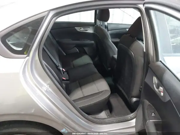 3KPF24AD2PE531473 2023 KIA FORTE - Image 8