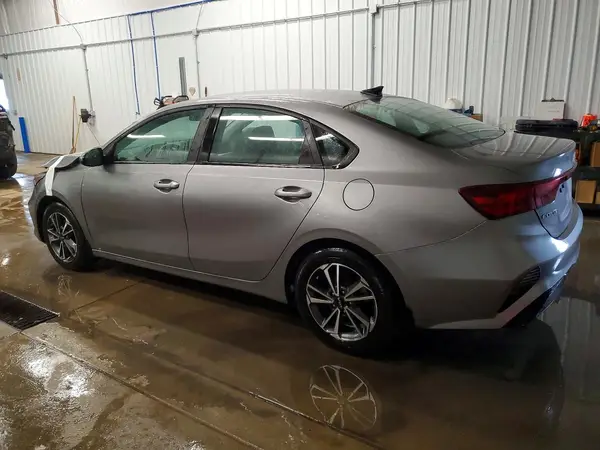 3KPF24AD2PE531943 2023 KIA FORTE - Image 2