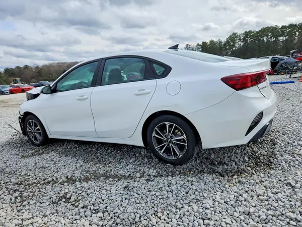 3KPF24AD2PE532252 2023 KIA FORTE - Image 2