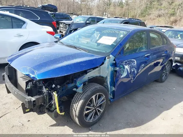 3KPF24AD2PE532414 2023 KIA FORTE - Image 2