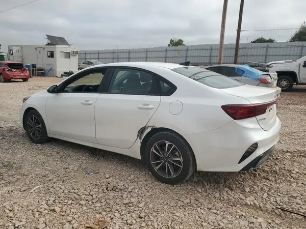 3KPF24AD2PE533661 2023 KIA FORTE - Image 2