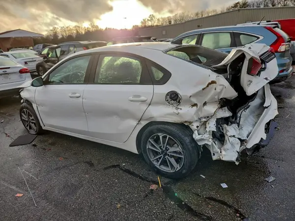 3KPF24AD2PE537628 2023 KIA FORTE - Image 2