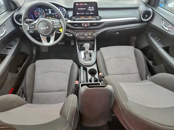 3KPF24AD2PE537628 2023 KIA FORTE - Image 8