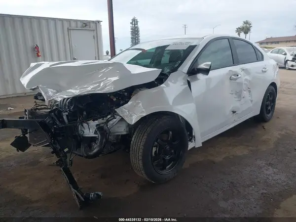 3KPF24AD2PE538536 2023 KIA FORTE - Image 2
