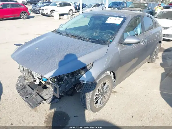 3KPF24AD2PE538570 2023 KIA FORTE - Image 2