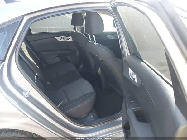 3KPF24AD2PE538570 2023 KIA FORTE - Image 8
