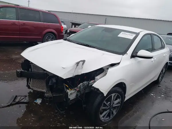 3KPF24AD2PE542876 2023 KIA FORTE - Image 2