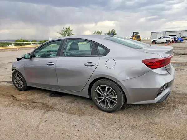 3KPF24AD2PE545034 2023 KIA FORTE - Image 2