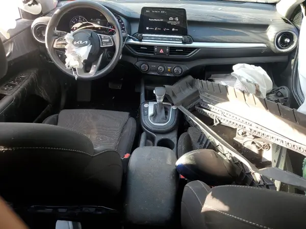 3KPF24AD2PE546961 2023 KIA FORTE - Image 8
