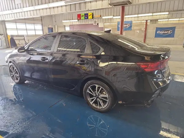 3KPF24AD2PE548533 2023 KIA FORTE - Image 2
