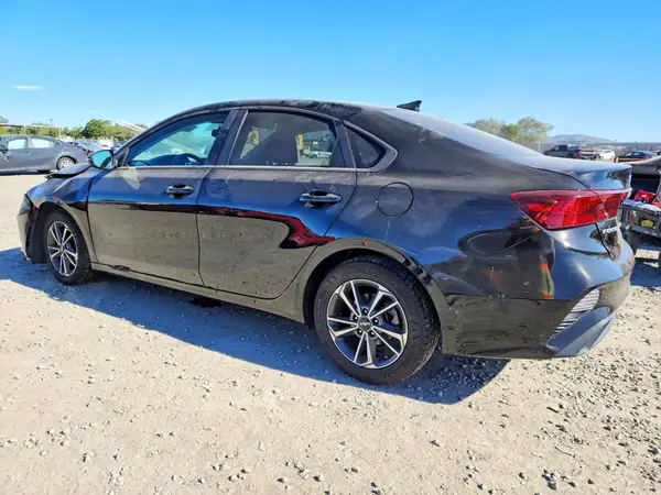 3KPF24AD2PE548760 2023 KIA FORTE - Image 2