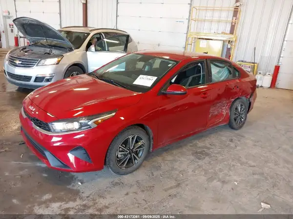 3KPF24AD2PE549567 2023 KIA FORTE - Image 2