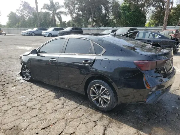 3KPF24AD2PE549813 2023 KIA FORTE - Image 2