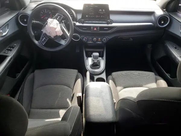 3KPF24AD2PE549813 2023 KIA FORTE - Image 8
