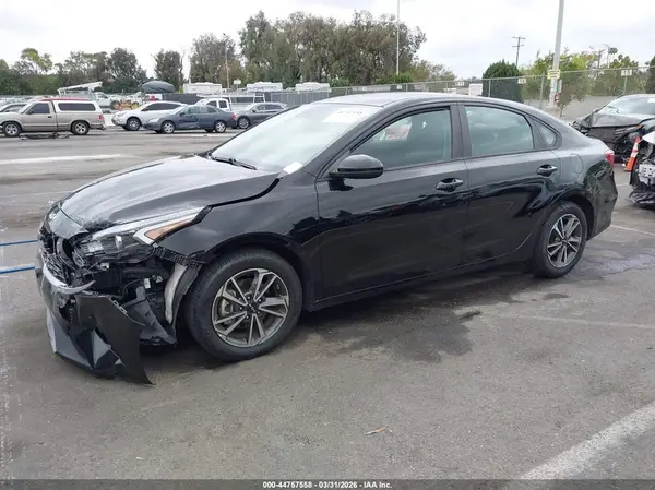 3KPF24AD2PE550881 2023 KIA FORTE - Image 2