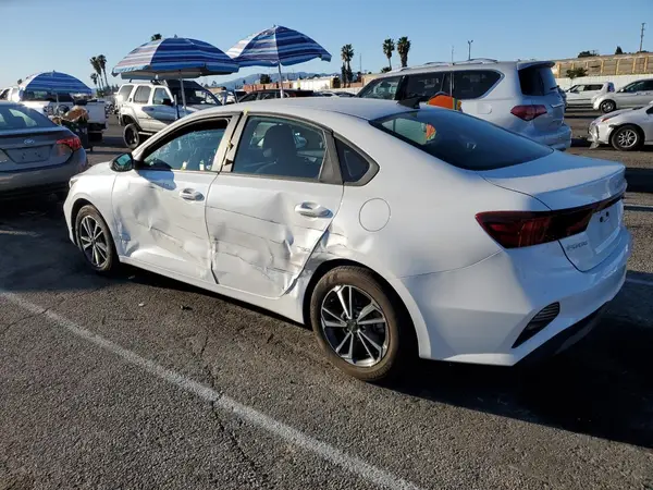 3KPF24AD2PE551075 2023 KIA FORTE - Image 2