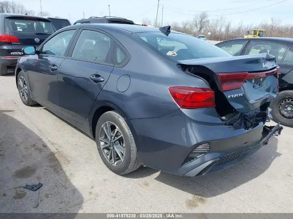 3KPF24AD2PE551187 2023 KIA FORTE - Image 2