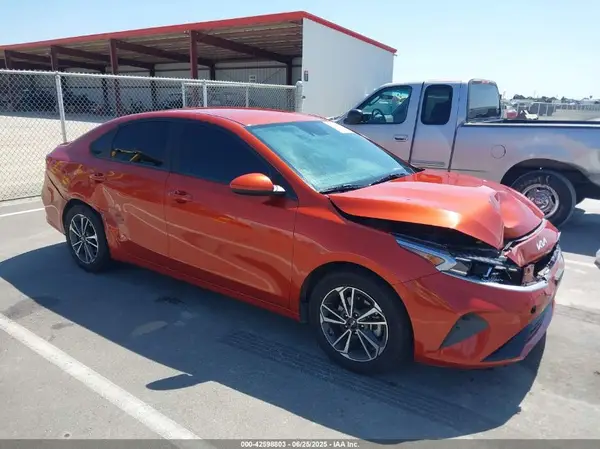 3KPF24AD2PE552503 2023 KIA FORTE - Image 1